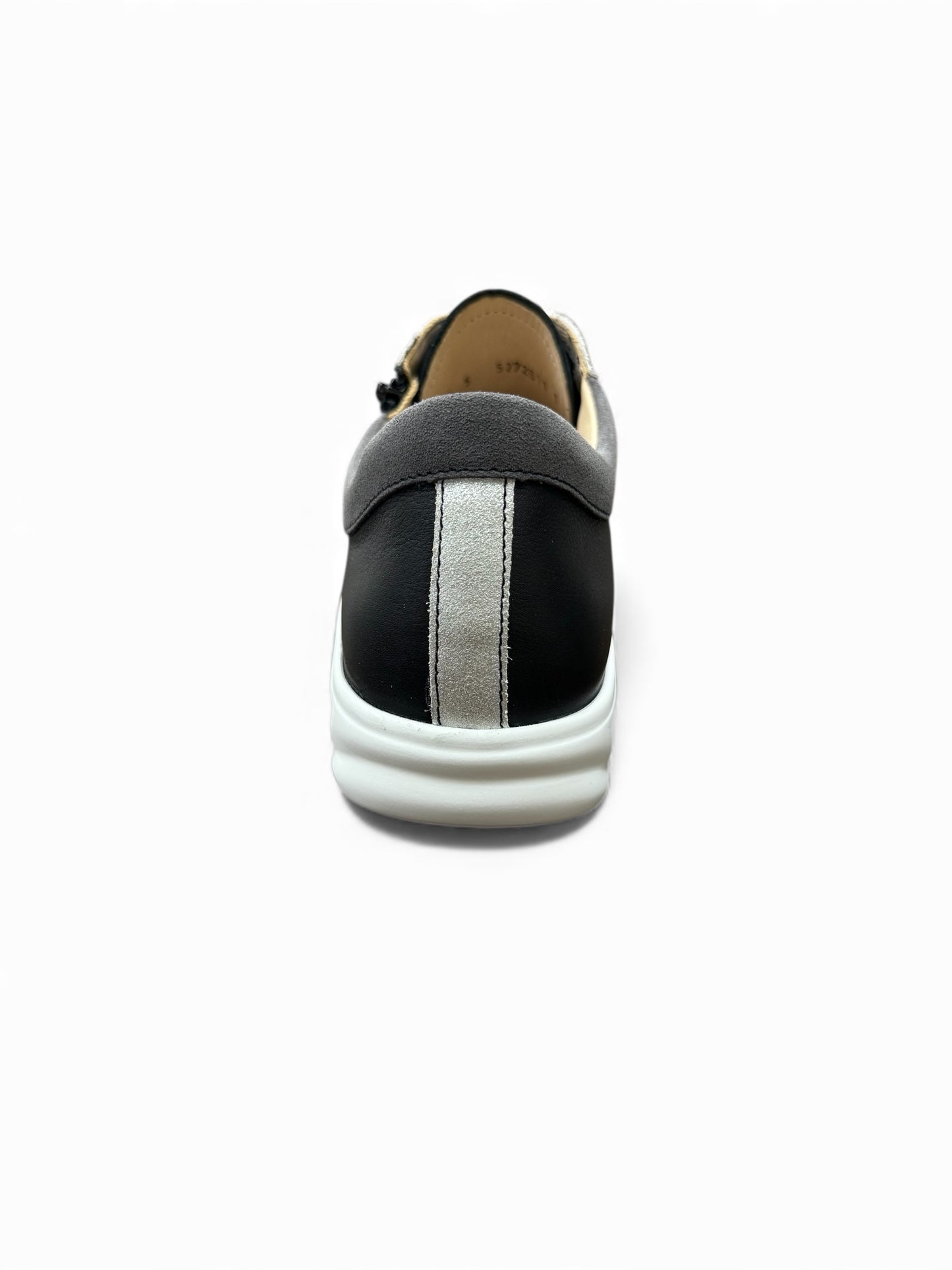 YUMOTO (ユモト)  ブラックシルバー